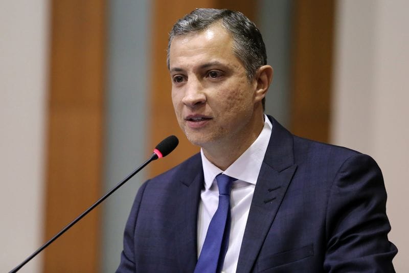 Faissal cobra transparência em contratos de concessão de rodovias e apresenta requerimento na ALMT